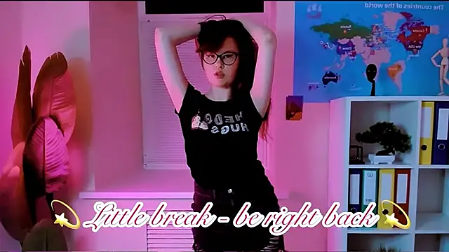 XXX chat uživo modela CarolGiggly