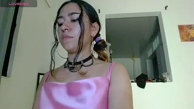 Maam_Ine Chat XXX in diretta