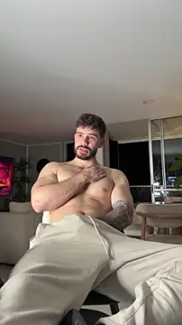 عرض كام Valenthino_Salvatore