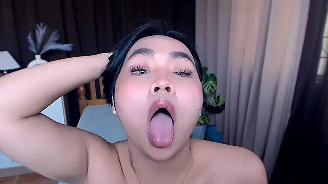 hoellygia Show Webcam