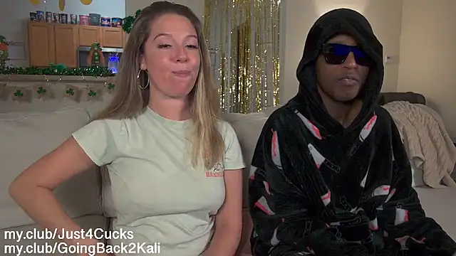 boomboomr00m's Live XXX Chat