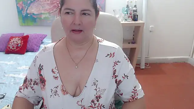 leonela_69 即時 XXX 聊天