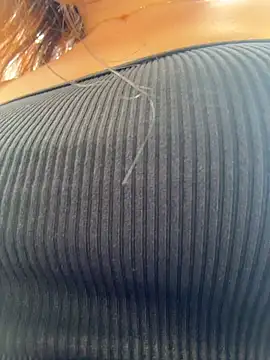 Chat XXX en directo de KiraSunshine