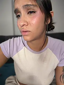 Isabella-Teen Live XXX-chat