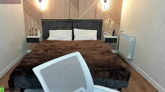 elise_robbie Chat XXX live