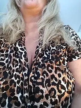 Chatroom XXX en direct de Divineblond