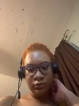 nickytheehawtie élő XXX-chatje