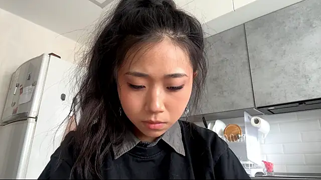 SweetMiaXO: онлайн-секс-чат