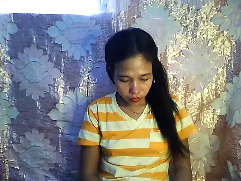 PinaySkinnyGirl Adlı Modelin Canlı XXX Sohbeti