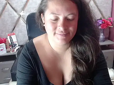 دردشة Sarah_Boobs_ الجنسية المباشرة