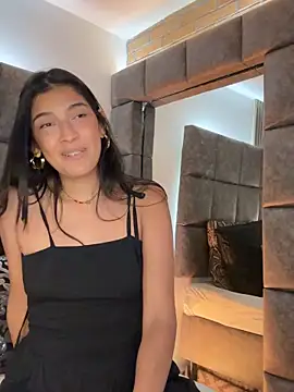 BrigitteVons' Live XXX Chat