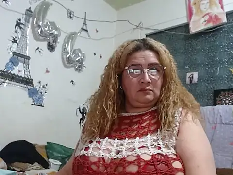 Perla1981-- Live XXX-Chat