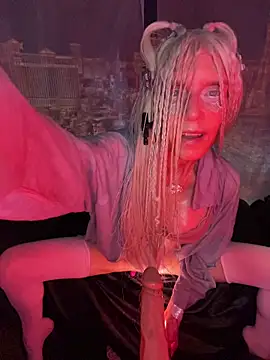 1NikiVegas Chat XXX live