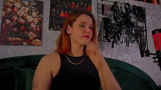 the_high_priestess' Live XXX Chat