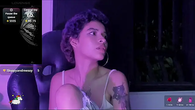 Anny_Kiitty Show in webcam