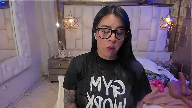 Nara_belen élő XXX-chatje