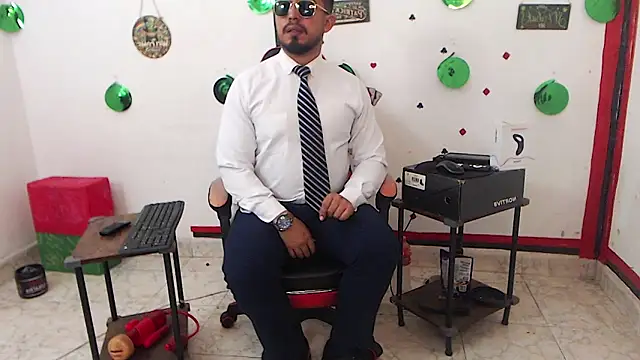 Chatroom XXX en direct de KalethBigDick