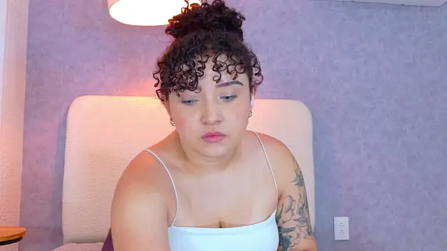 Tracielowe_w Chat XXX in diretta