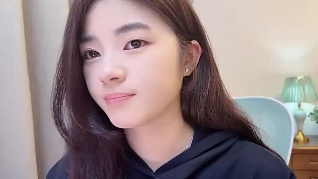 Nicole20266 现场XXX聊天