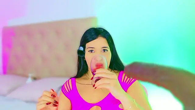 Chat XXX en directo de CharlootteEvans