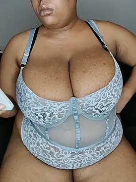 Вебкам-шоу ChubbyTits28