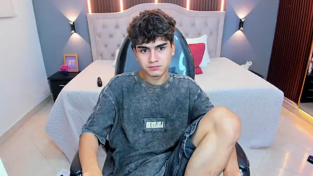 Tommy18__ 现场XXX聊天