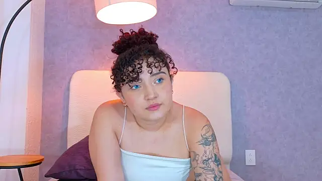 Tracielowe_w's Live XXX Chat