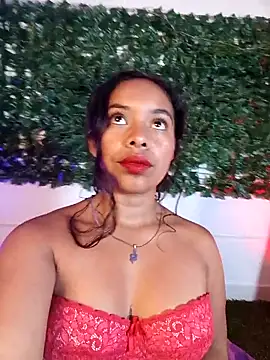 Amayavaldes Adlı Modelin Canlı XXX Sohbeti