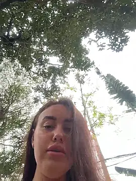 XXX chat uživo modela KiraSunshine