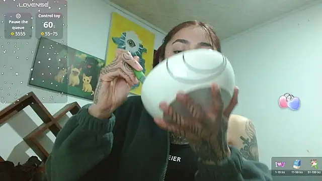 ZoeBakers_: απευθείας συνομιλία ΧΧΧ