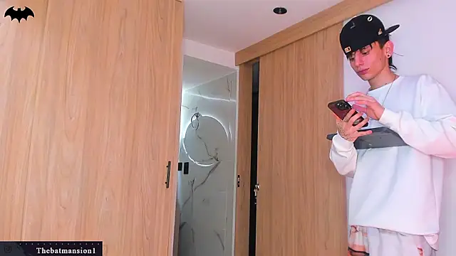 TheBatMansion Live XXX-chat