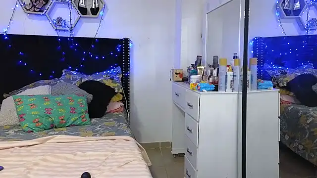 charlotte_077 Chat XXX in diretta