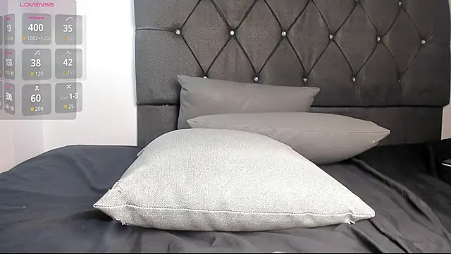 noah_johes Show in webcam