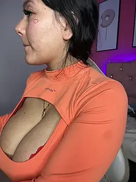 Miia__Taylor élő XXX-chatje