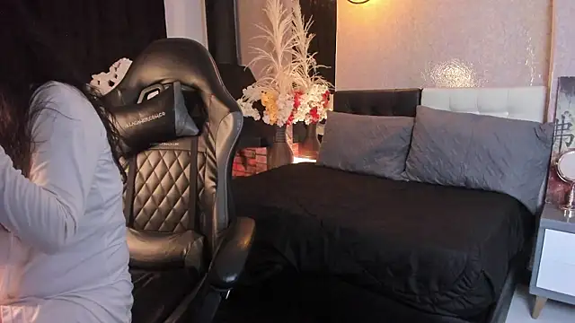 Vicky_Angeel: онлайн-секс-чат