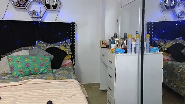 charlotte_077 即時 XXX 聊天