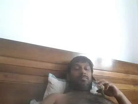 Show modela Chathutharu na web-kameri