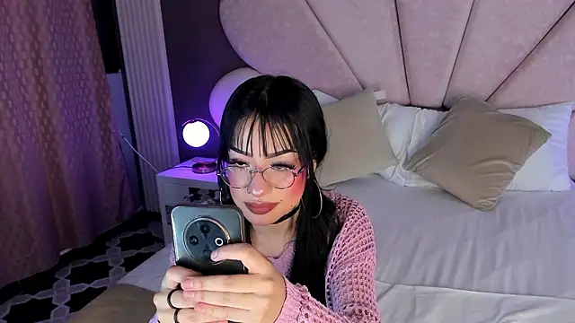 Chatroom XXX en direct de JaneeDaviss