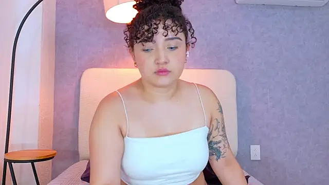 Chat +18 de Tracielowe_w ao vivo