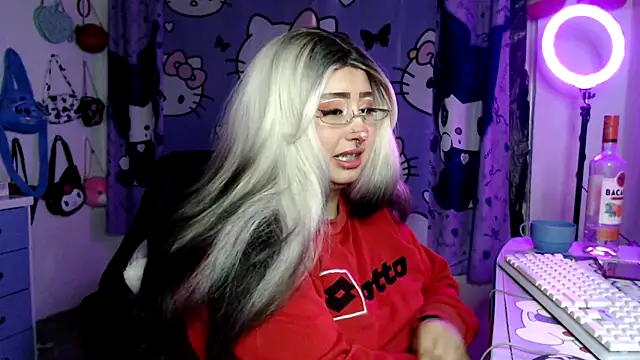 Chatroom XXX en direct de lussyevans24