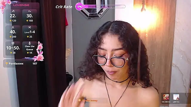 XXX chat uživo modela honeymoon_12