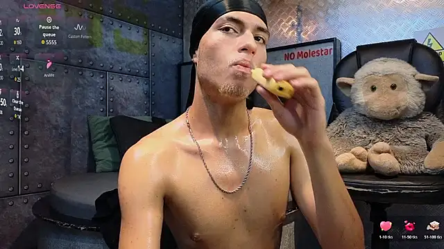 ItsZairen élő XXX-chatje