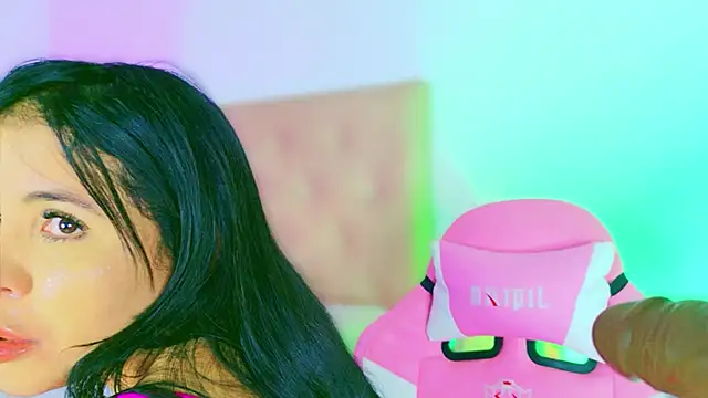 CharlootteEvans live XXX chat