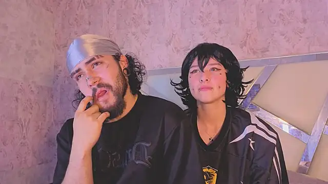 Benny_and_Mark's Live XXX Chat