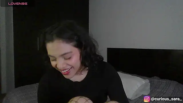 _curiouskitten_ Adlı Modelin Canlı XXX Sohbeti