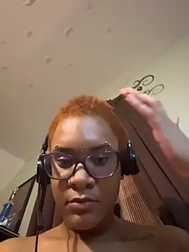 Chat XXX en directo de nickytheehawtie