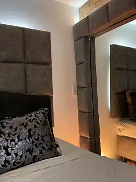 BrigitteVons: онлайн-секс-чат