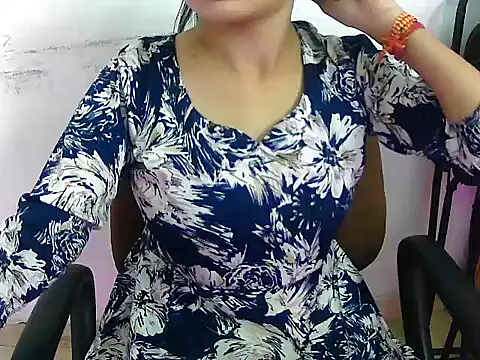 Hotsurbhi's Live XXX Chat