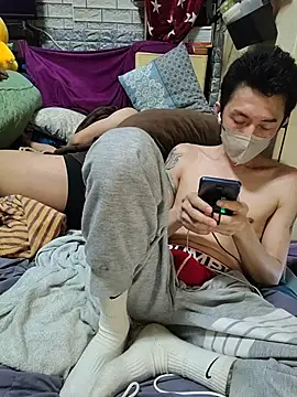 Christopher1024 即時 XXX 聊天