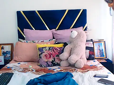 veronica1xxx Chat XXX live